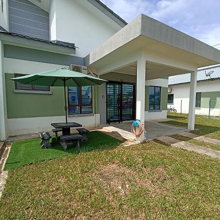 Aisya Homestay Bajet Karak Setia Экстерьер фото